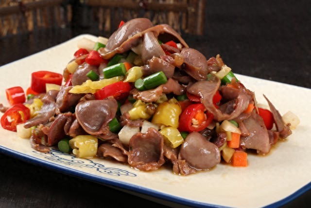 色香味俱全的雞胗料理特寫